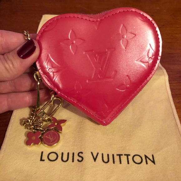 Louis Vuitton Handbags - Louis Vuitton Monogram Vernis Heart Coin Purse💝